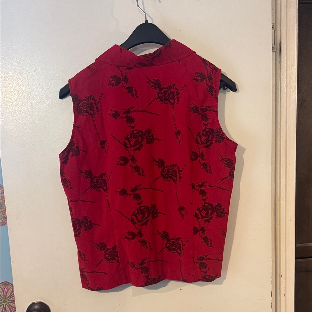 Briggs New York Red Rose Pattern Blouse - Picture 3 of 3